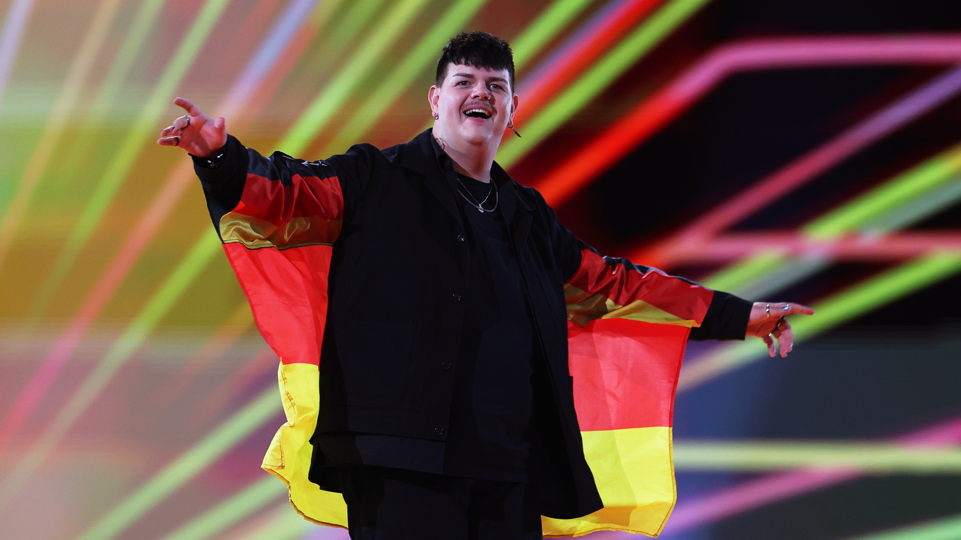 Isaak aus Deutschland mit dem Titel "Always On The Run" beim ersten Halbfinale des Eurovision Song Contest (ESC) 2024 in der Malmö Arena